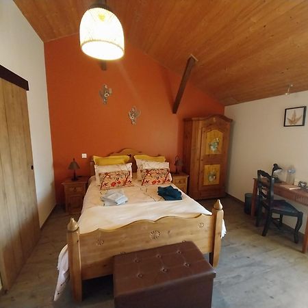 Bed and Breakfast Au Granit Bleu Faye-l'Abbesse Екстер'єр фото