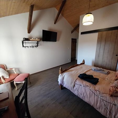 Bed and Breakfast Au Granit Bleu Faye-l'Abbesse Екстер'єр фото