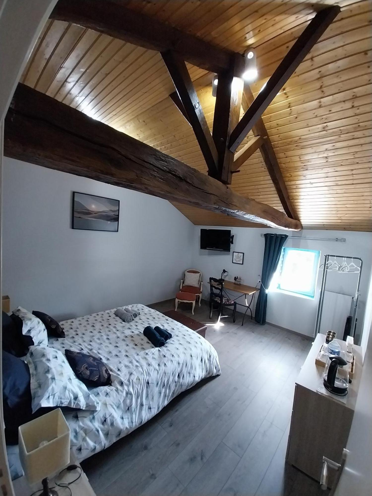Bed and Breakfast Au Granit Bleu Faye-l'Abbesse Екстер'єр фото