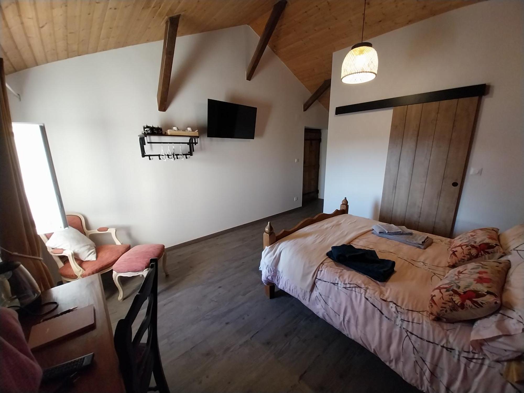 Bed and Breakfast Au Granit Bleu Faye-l'Abbesse Екстер'єр фото